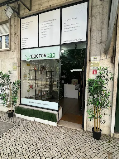Fachada da loja Doctor CBD em Lisboa. Lojas dedicadas à revenda de CBD